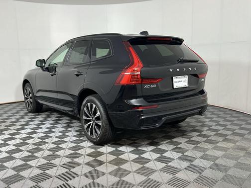 2025 Volvo XC60 B5 Core