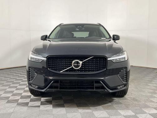 2025 Volvo XC60 B5 Core