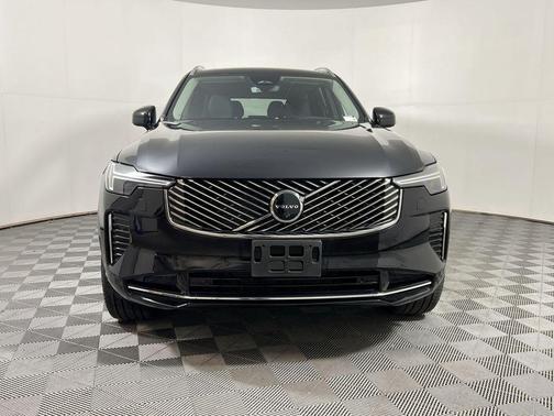 2025 Volvo XC90 B6 Plus 7-Seater