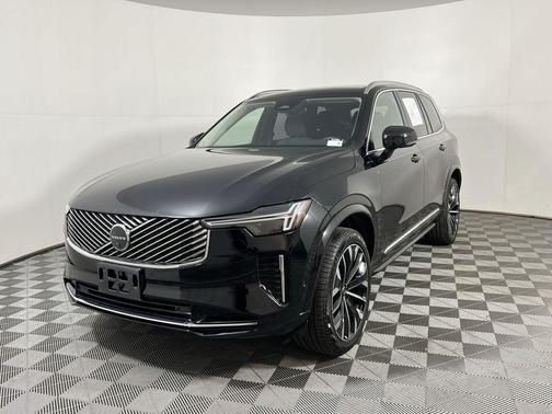 2025 Volvo XC90 B6 Plus 7-Seater