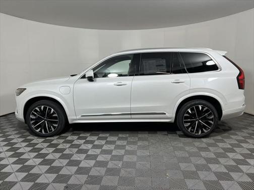 2025 Volvo XC90 Plug-In Hybrid T8 Plus 7-Seater