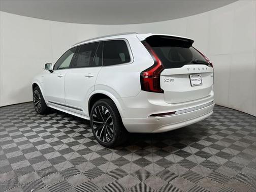 2025 Volvo XC90 Plug-In Hybrid T8 Plus 7-Seater