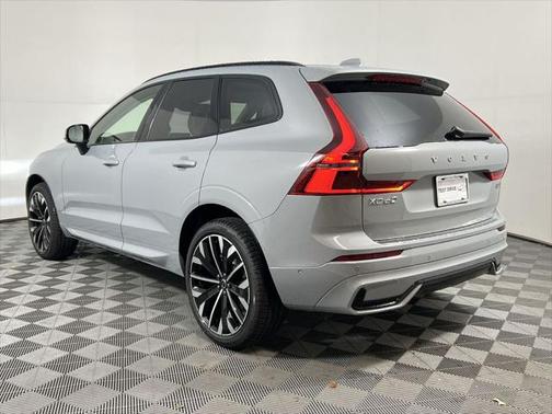 2026 Volvo XC60 B5 Ultra