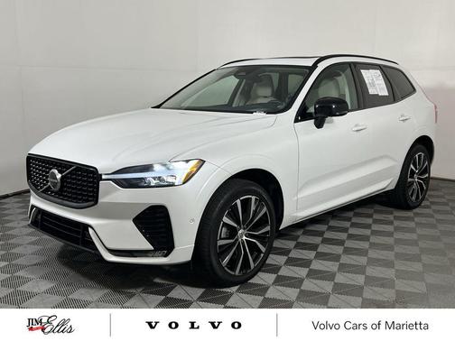 2024 Volvo XC60 B5 Plus Dark Theme