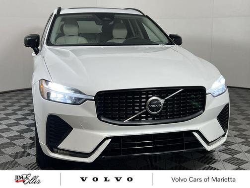 2024 Volvo XC60 B5 Plus Dark Theme