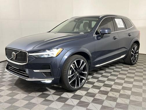 2023 Volvo XC60 B5 Ultimate Bright Theme
