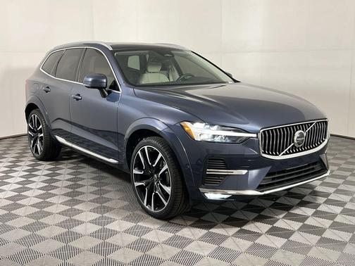 2023 Volvo XC60 B5 Ultimate Bright Theme