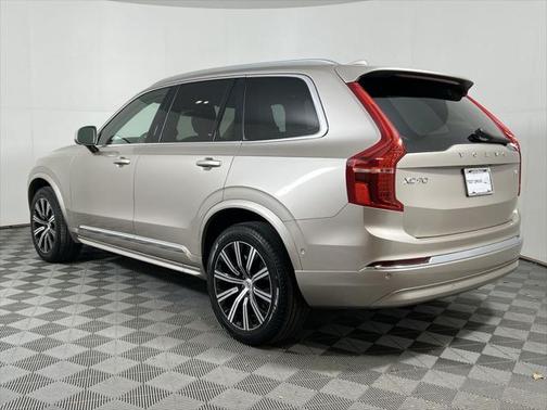 2024 Volvo XC90 B5 Plus Bright Theme