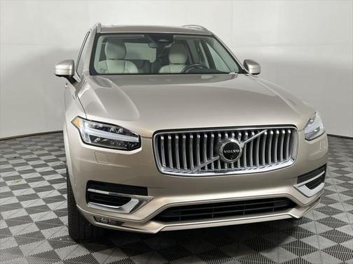2024 Volvo XC90 B5 Plus Bright Theme