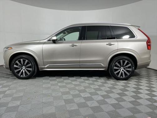 2024 Volvo XC90 B5 Plus Bright Theme