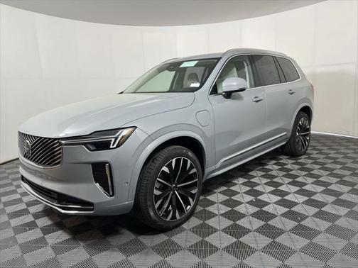 2025 Volvo XC90 Plug-In Hybrid T8 Ultra 7-Seater