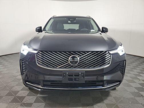 Onyx Black Metallic 2025 Volvo XC90 B6 Plus 7-Seater