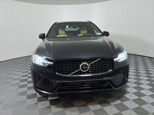 2025 Volvo XC60 Plug-In Hybrid T8 Ultra