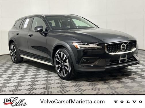 2024 Volvo V60 Cross Country B5 Ultimate