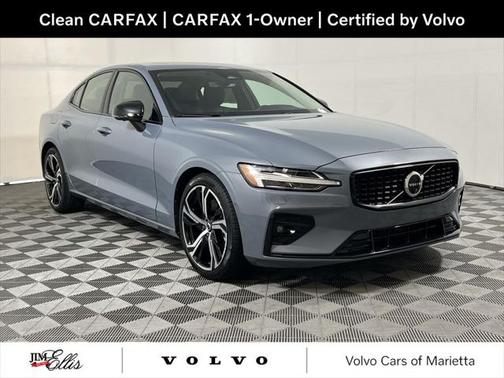2024 Volvo S60 B5 Plus Dark Theme