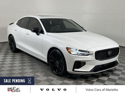2025 Volvo S60 Plug-In Hybrid T8 Ultra Black Edition