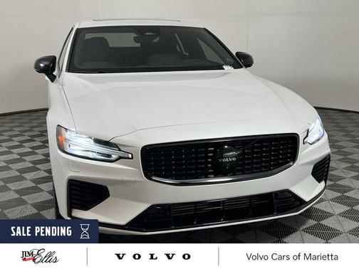 2025 Volvo S60 Plug-In Hybrid T8 Ultra Black Edition
