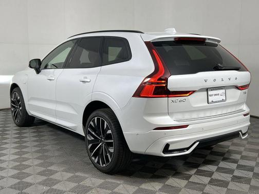 2026 Volvo XC60 Plug-In Hybrid Ultra, T8 AWD Electric/Gasoline, Dark