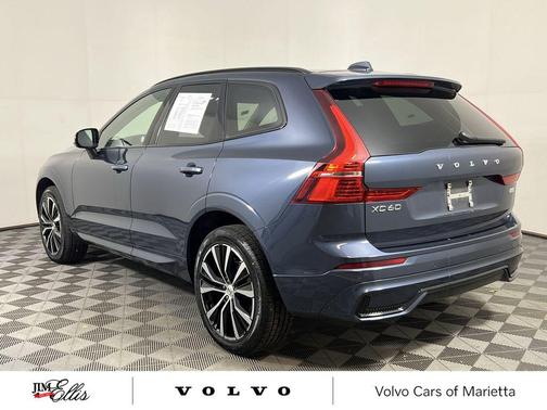 2025 Volvo XC60 B5 Plus