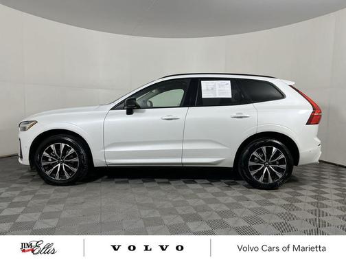 2025 Volvo XC60 B5 Plus