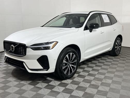 2025 Volvo XC60 B5 Plus