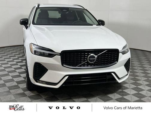 2025 Volvo XC60 B5 Plus