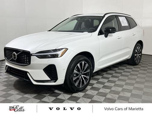 2025 Volvo XC60 B5 Plus