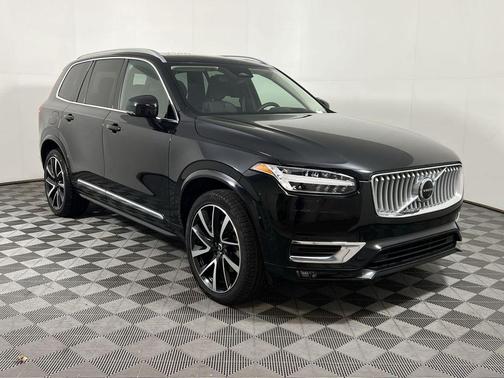2023 Volvo XC90 B5 Plus