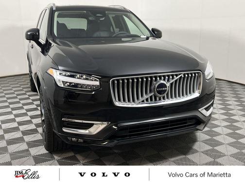 2023 Volvo XC90 B5 Plus