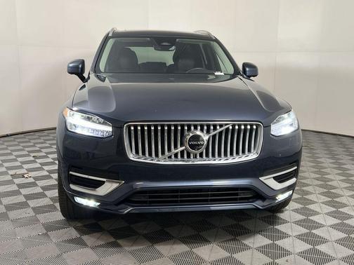2024 Volvo XC90 B5 Plus Bright Theme