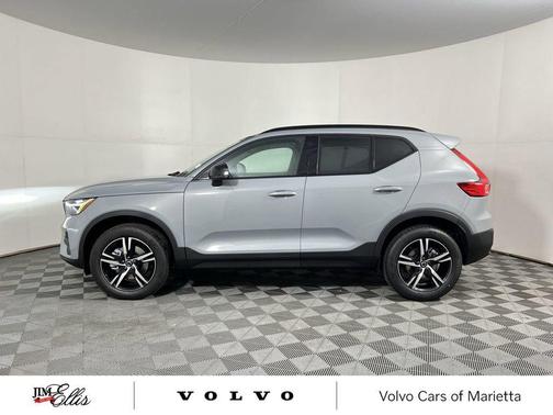 Vapour Grey Metallic 2026 Volvo XC40 Core, B4 FWD Gas (mild hybrid), Dark