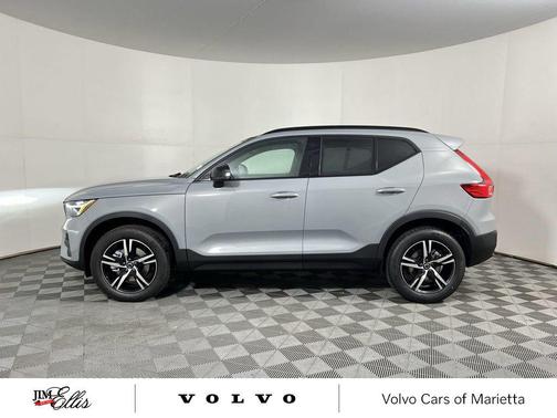2026 Volvo XC40 B4 Core