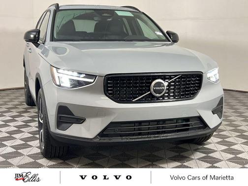 2026 Volvo XC40 B4 Core