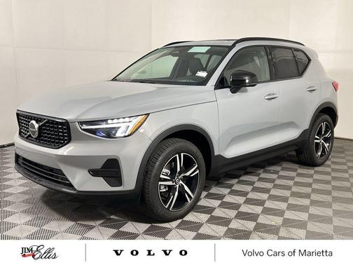 Vapour Grey Metallic 2026 Volvo XC40 Core, B4 FWD Gas (mild hybrid), Dark
