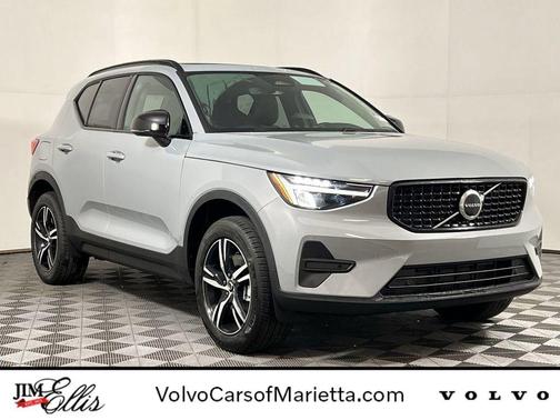 Vapour Grey Metallic 2026 Volvo XC40 Core, B4 FWD Gas (mild hybrid), Dark