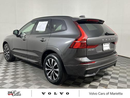 2025 Volvo XC60 B5 Core