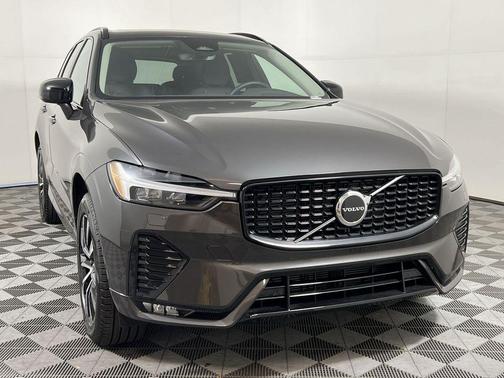 2025 Volvo XC60 B5 Core