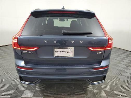 2025 Volvo XC60 B5 Core