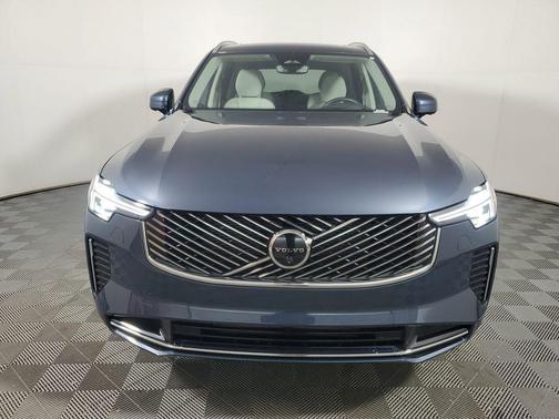 2025 Volvo XC90 Plug-In Hybrid T8 Ultra 6-Seater