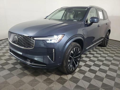 2025 Volvo XC90 Plug-In Hybrid T8 Ultra 6-Seater