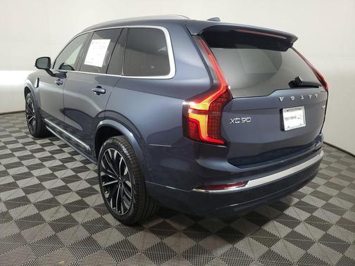 2025 Volvo XC90 Plug-In Hybrid T8 Ultra 6-Seater