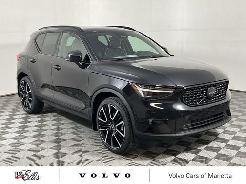 2026 Volvo XC40 Black Edition Ultra, B5 AWD Gas (mild hybrid)