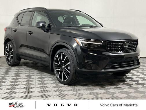 2026 Volvo XC40 Black Edition Ultra, B5 AWD Gas (mild hybrid)