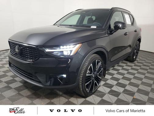 2026 Volvo XC40 Black Edition Ultra, B5 AWD Gas (mild hybrid)