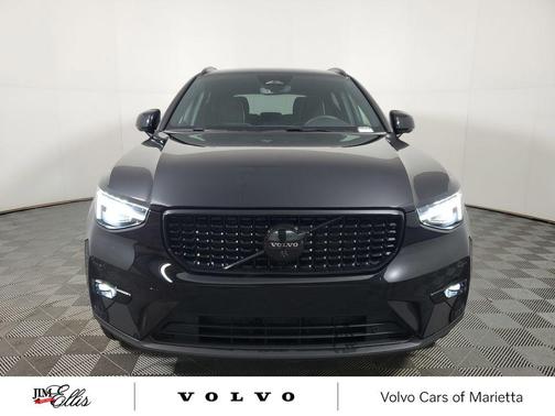 2026 Volvo XC40 Black Edition Ultra, B5 AWD Gas (mild hybrid)