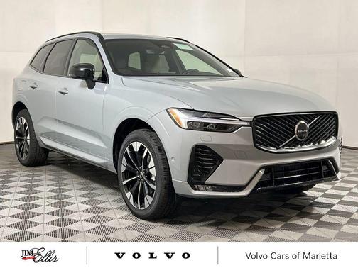 2026 Volvo XC60 B5 Plus