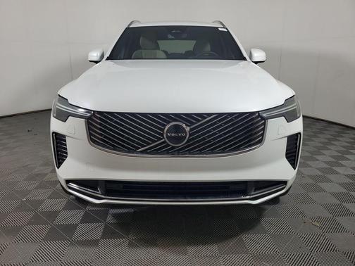 Crystal White Pearl 2026 Volvo XC90 Core, B5 AWD Gas (mild hybrid), Gasoline, Bright, 7 Seats