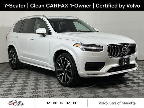 2022 Volvo XC90 T6 Momentum