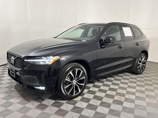 2025 Volvo XC60 B5 Plus