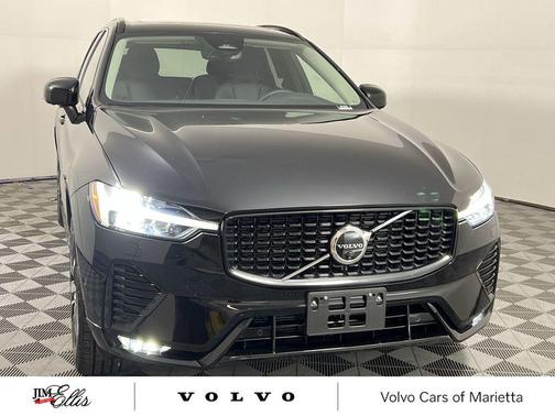 2025 Volvo XC60 B5 Plus
